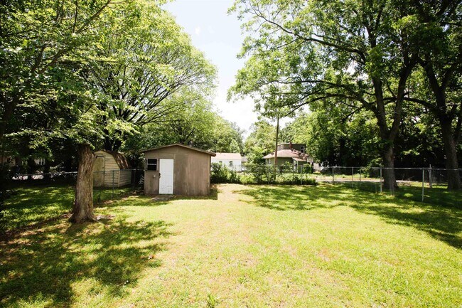 Building Photo - 4903 W 28th St