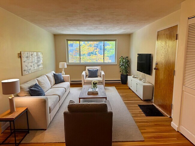 Building Photo - 39 Englewood Ave