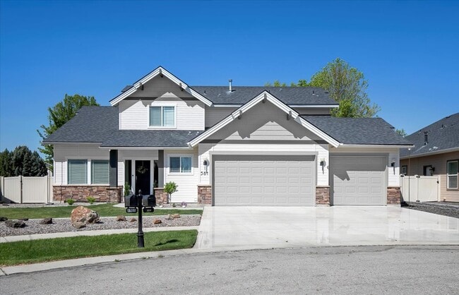 Building Photo - 581 N Devon Pl
