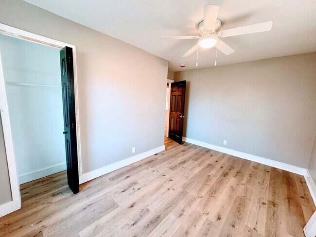 Building Photo - 2-4 Bedroom 1 Bathroom Home