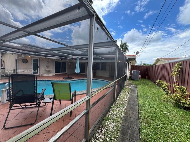 Building Photo - 2001 N 41st Ave