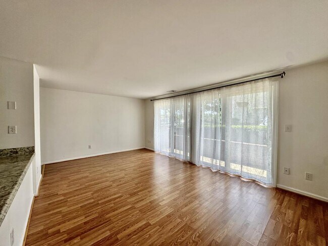 Building Photo - 1645 Arlyn Cir