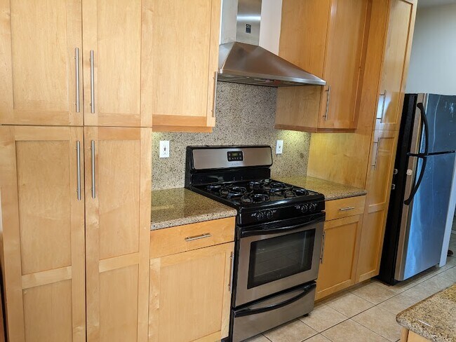 Building Photo - 10445 Eastborne Ave