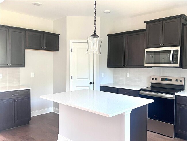 Building Photo - 4385 Easter Lily Ave