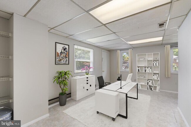 Building Photo - 8005 Woodholme Cir