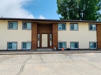 Building Photo - Cozy 2 Bed/1 Bath Apartment in North Lovel...