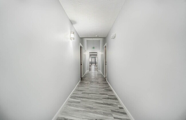 Building Photo - 1 bedroom 1 badroom condo in Franklin