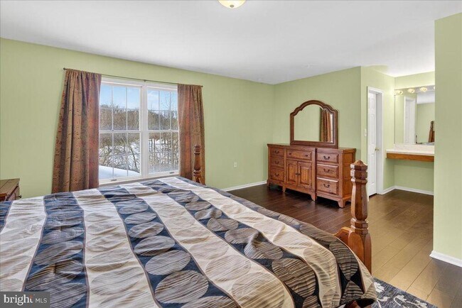 Building Photo - 7 Redwood Ct