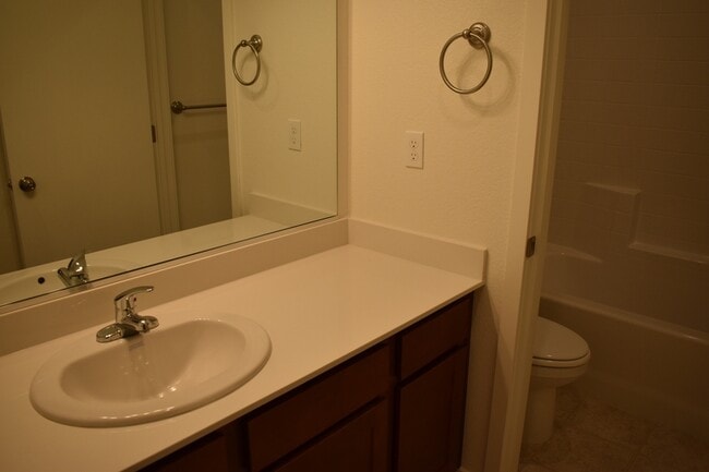 Building Photo - 855 Sophie Ct