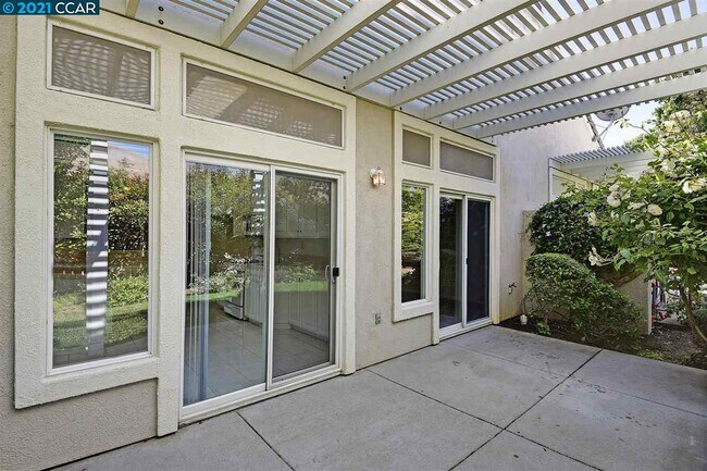 Building Photo - 276 Black Amber Way