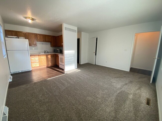 Building Photo - $1,500 | 3 Bedroom, 1 Bathroom Duplex | NO PETS | Available for an August 1st, 2026 Move In!