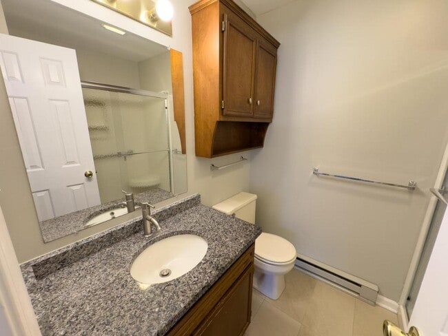 Building Photo - 4549 1/2 Hedgerow Dr