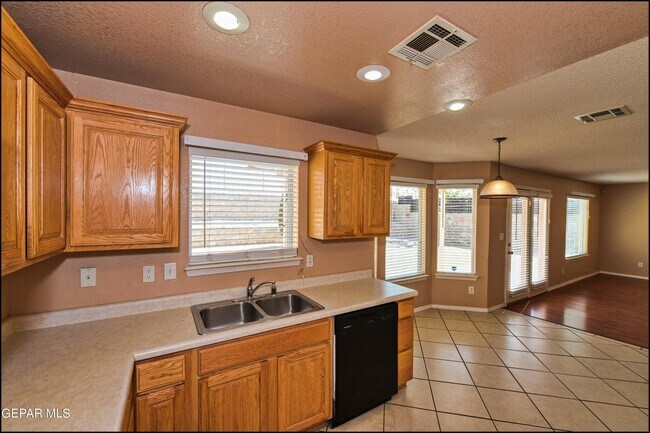 Building Photo - 452 Emerald Pass Ave