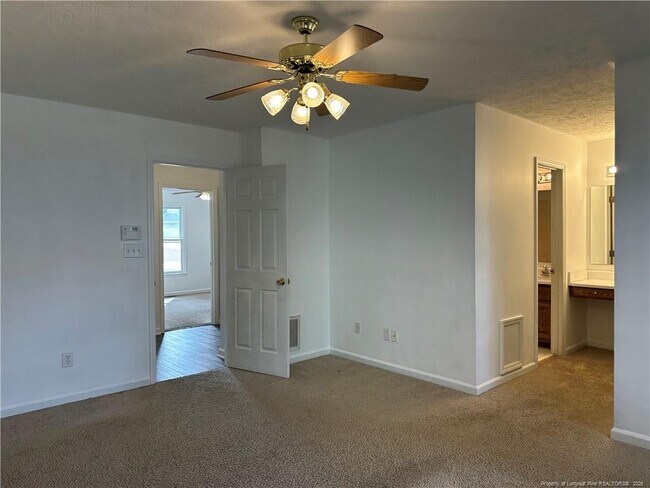 Building Photo - 728 Bent Creek Dr