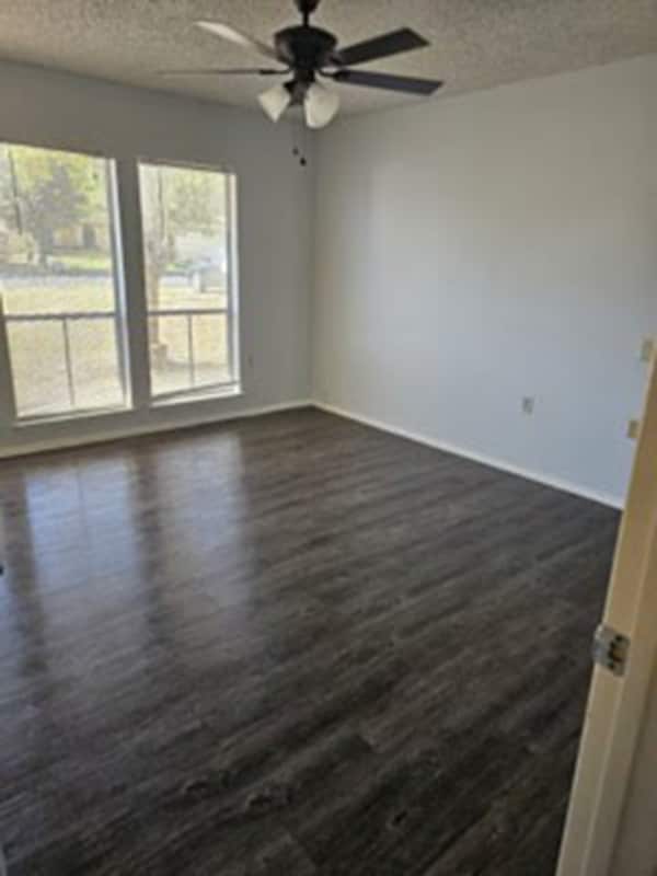 Building Photo - 4735 El Vedado St