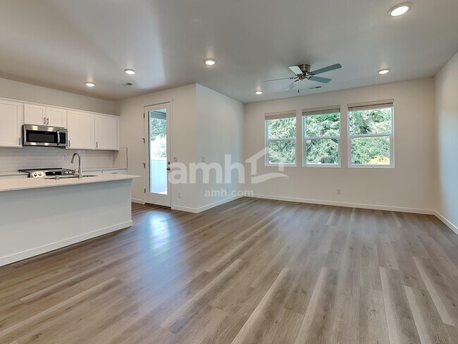 Building Photo - 5334 Turnstone St SE