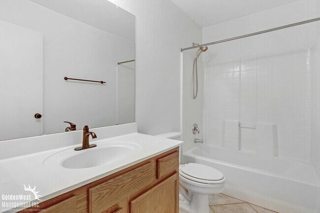 Building Photo - Stunning 3Bdm 2.5Ba Home in Prime North Phoenix Location!