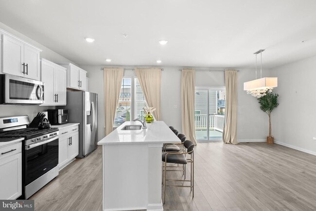 Building Photo - 9715 Summerton Dr