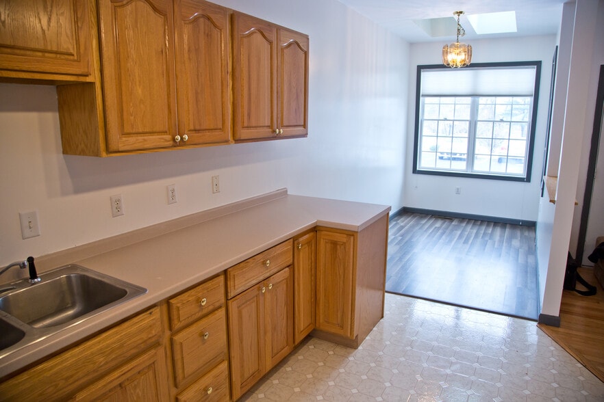 Building Photo - 1460 Blue Course Dr