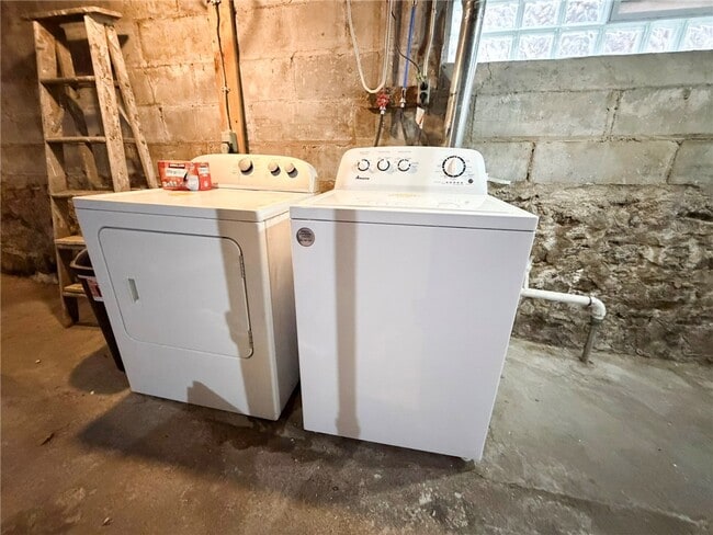 Building Photo - 12 Boardman St