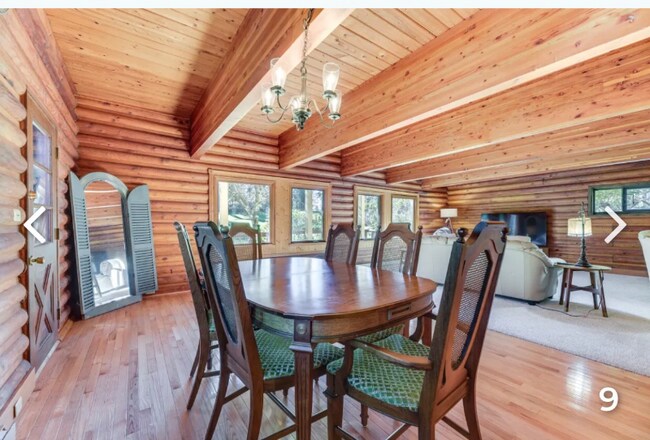 Building Photo - 770 E Country Club Drive East