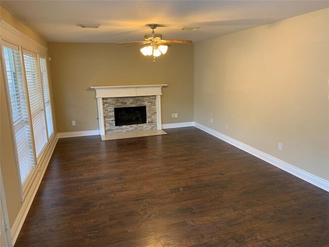 Building Photo - 18019 Oak Orchard Lane