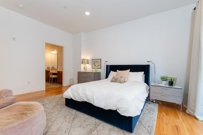 Building Photo - 769 Heath St