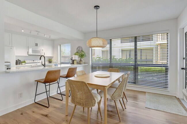 Building Photo - 334 Brackenwood Cir