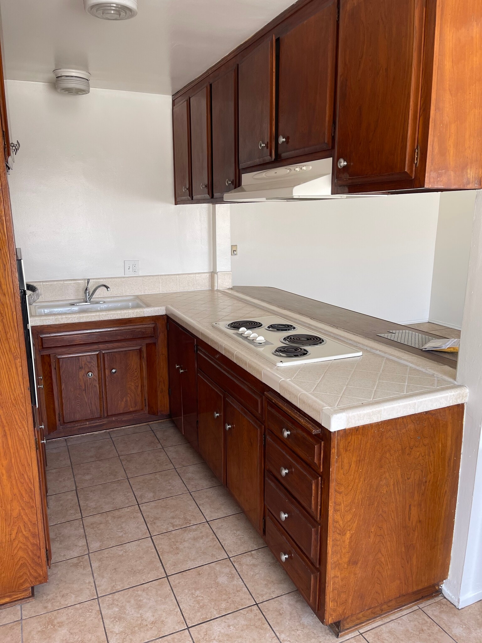Kitchen - 2112 Clyde Ave