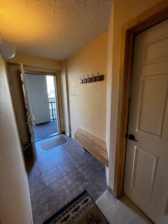 Building Photo - 980 Lakepoint Dr