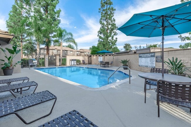 Building Photo - Pinecrest Apartment Homes