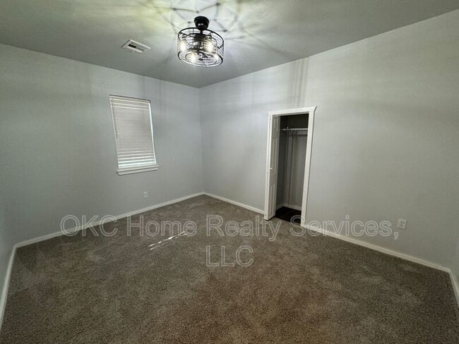 Building Photo - 510 E Perkins Ave
