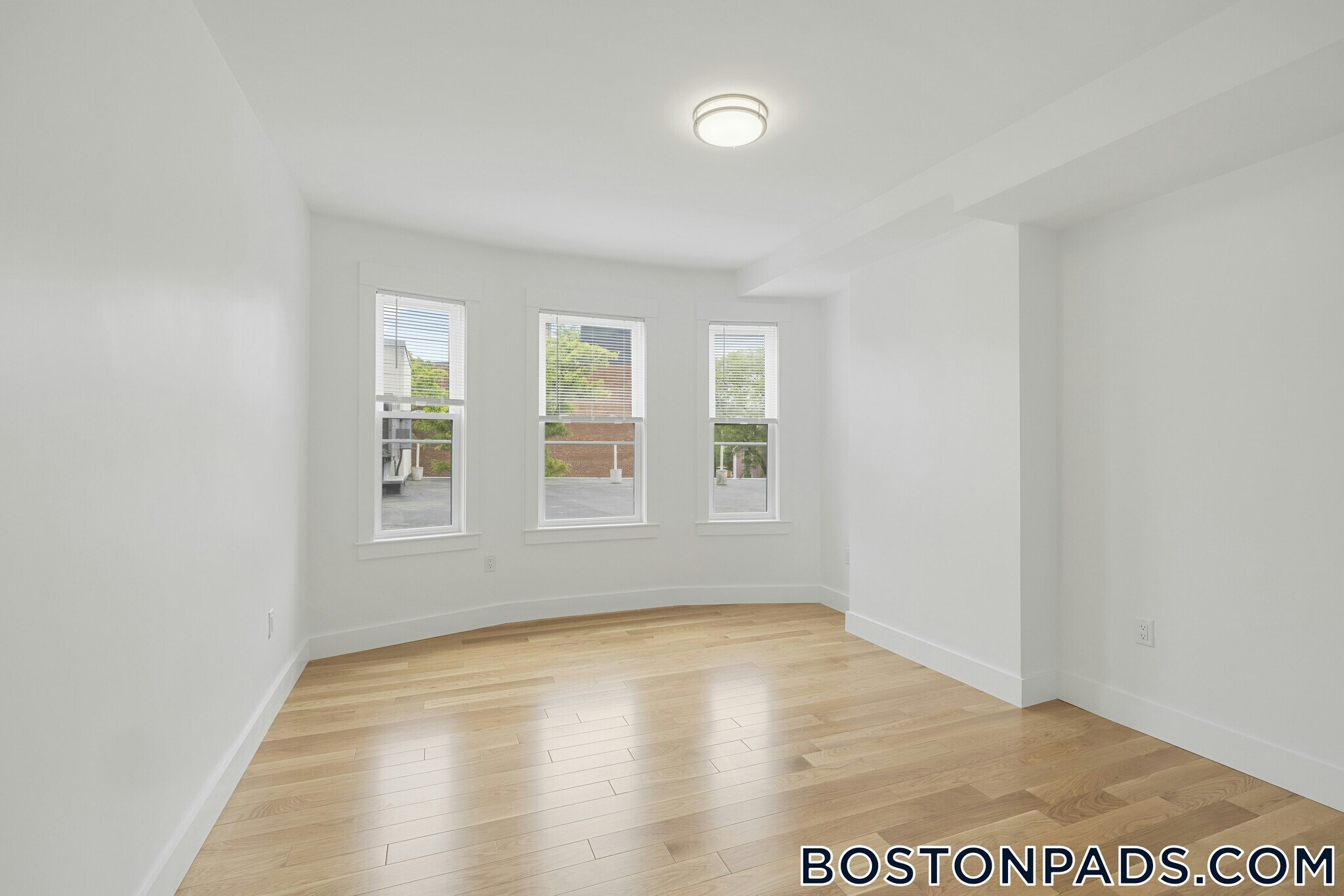 Building Photo - 406 Columbia St