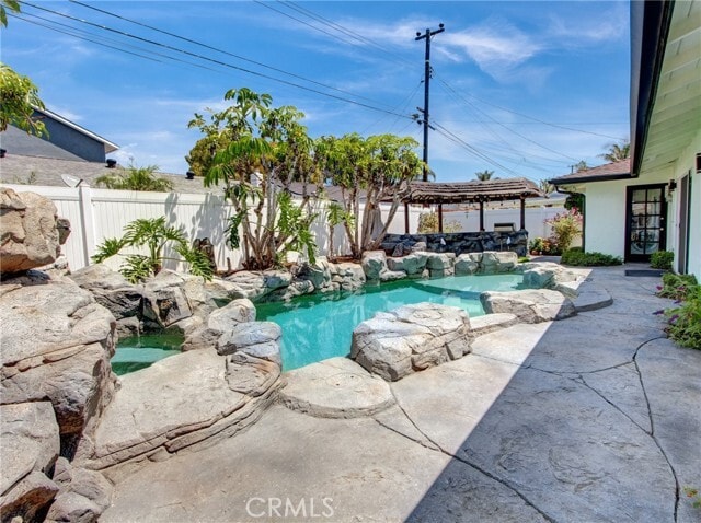 Building Photo - 6241 Mar Vista Dr