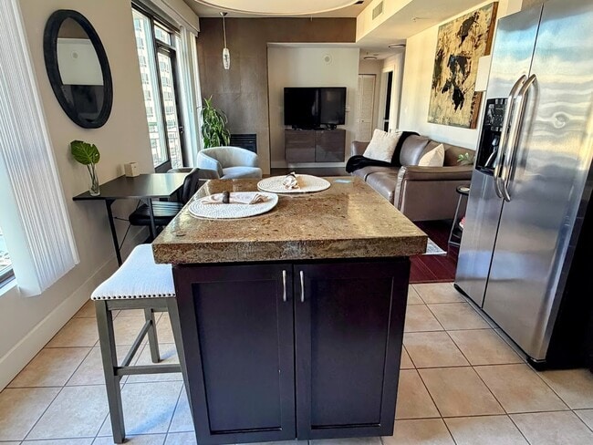 Building Photo - 1240 India St