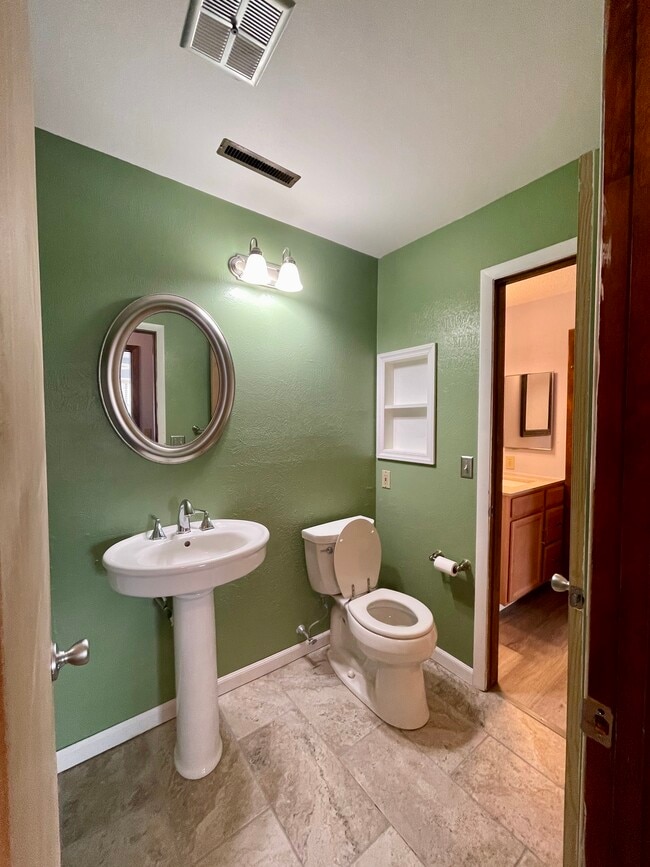 Building Photo - 205 Victory Way