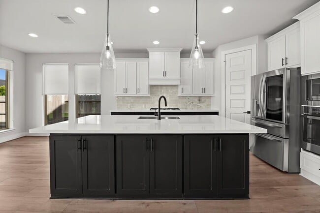 Building Photo - 7701 Boyd Hvn Dr