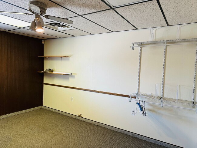 Building Photo - 210 Hallowell Ln