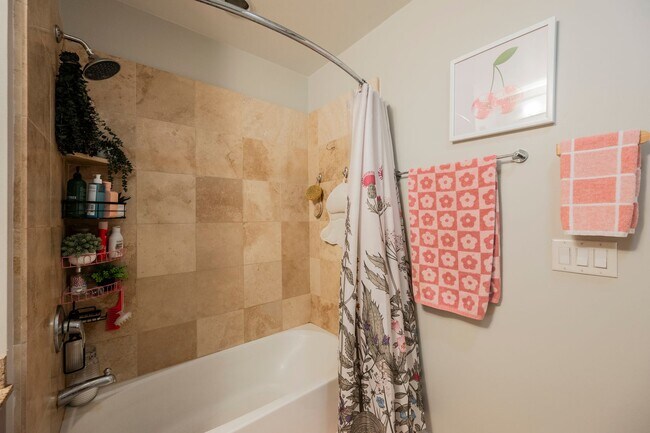 Building Photo - Arts District- Downtown Las Vegas~Luxury furnished condo now available!