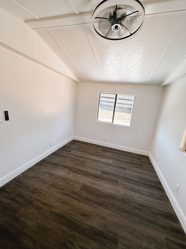 Building Photo - Remodeled Lakefront 2 Bedroom 2 Bath mobil...