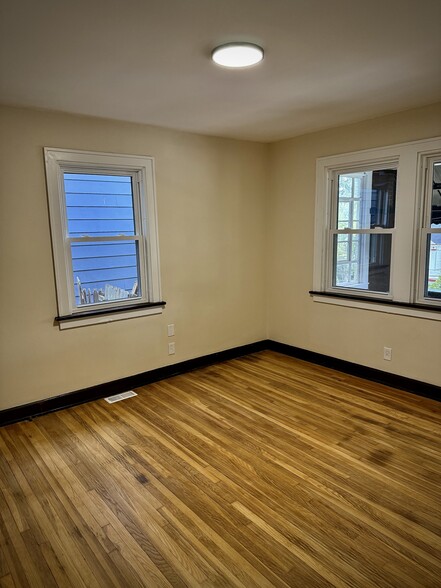 Front Bedroom - 2024 Perrysville Ave