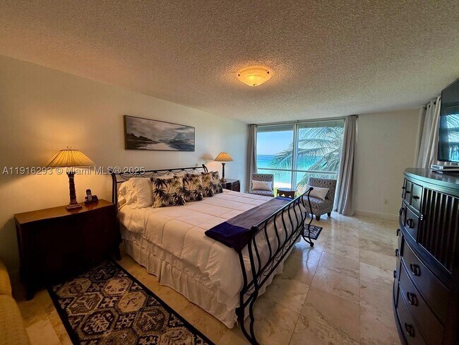 Building Photo - 16711 Collins Ave