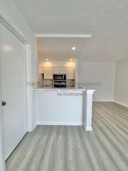 Building Photo - 150 Santa Clara Dr