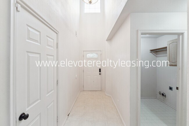 Building Photo - 1305 W Quincy St
