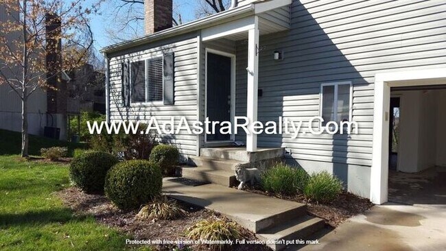 Building Photo - Beautiful Remodeled South KCMO Townhome-Av...