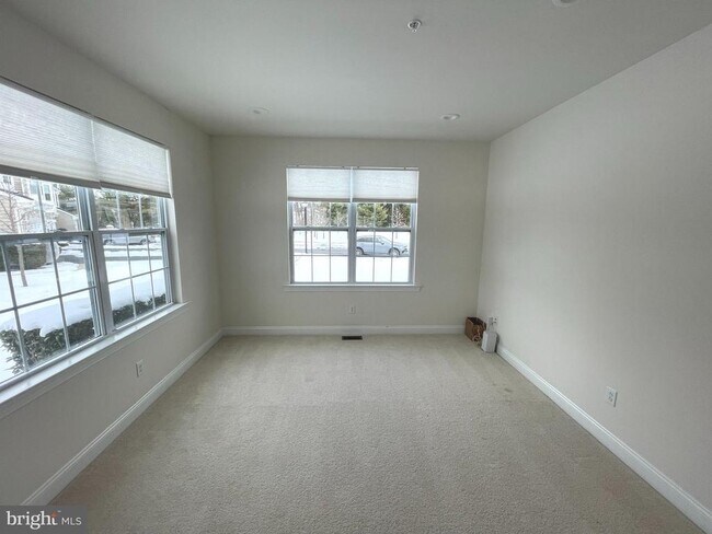 Building Photo - 365 W Boulder Dr