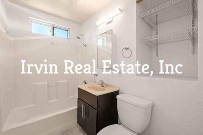 Building Photo - A Nice 4 Bedroom 1 Bath home