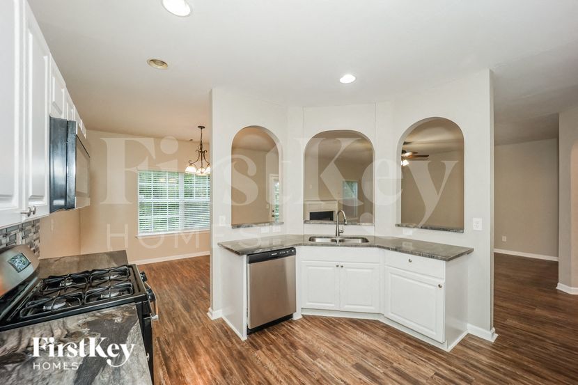 Building Photo - 7864 Wrotham Cir