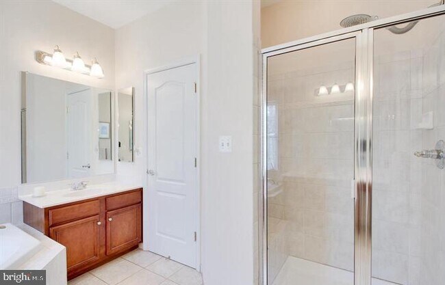 Building Photo - 21516 Inman Park Pl