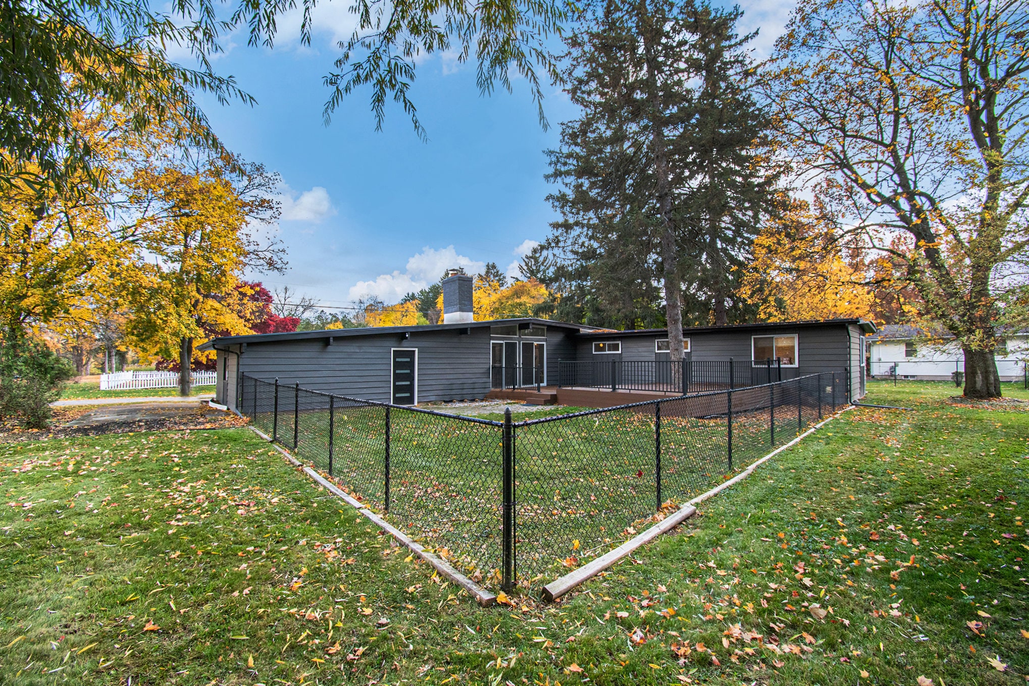 Building Photo - 1155 Carpenter Ave NW